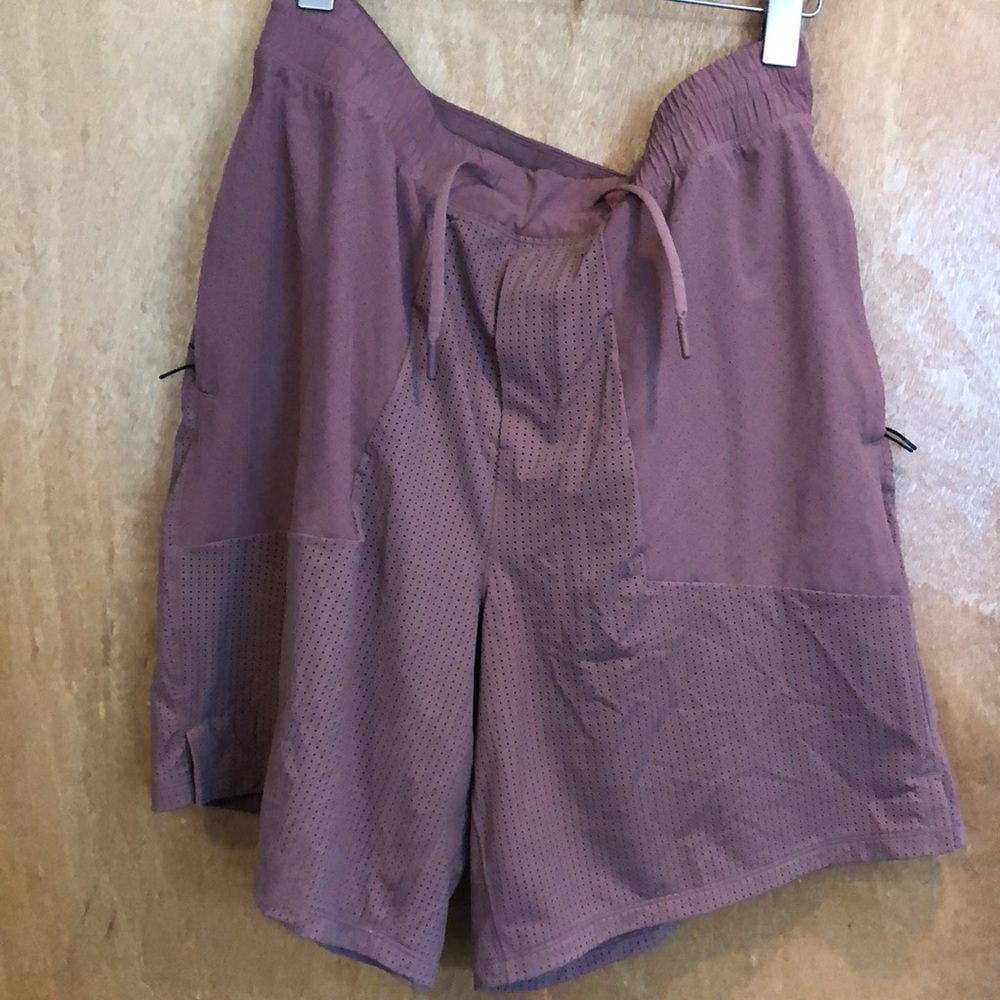 Men’s Lululemon Command short
